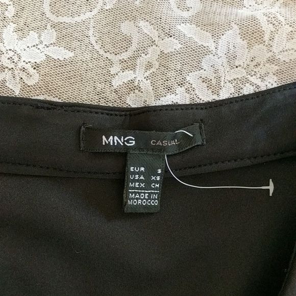 Simple Black Skirt - Picture 2 of 2